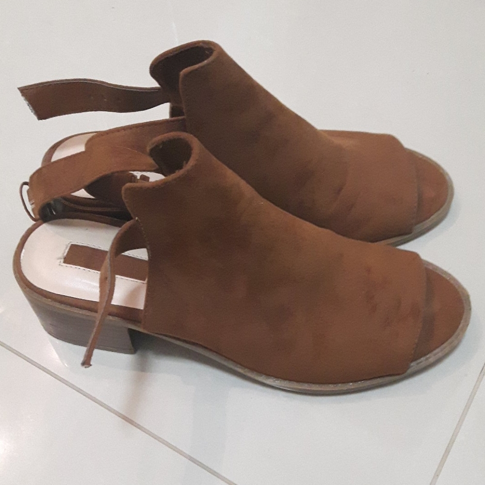 🛍️ faux suede booties